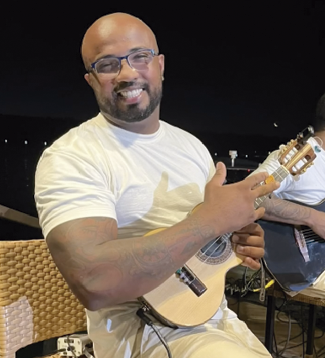 Curso de Cavaquinho Jonatan Francisco