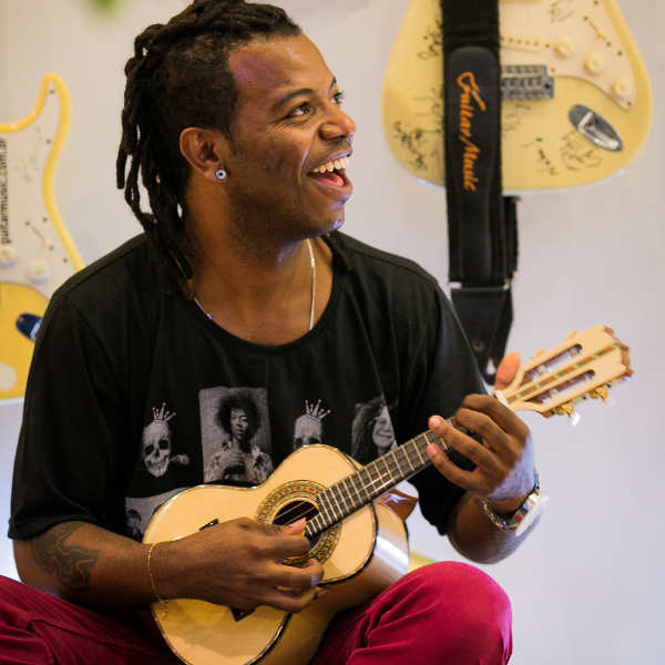 Curso de Cavaquinho Julio Fejuca